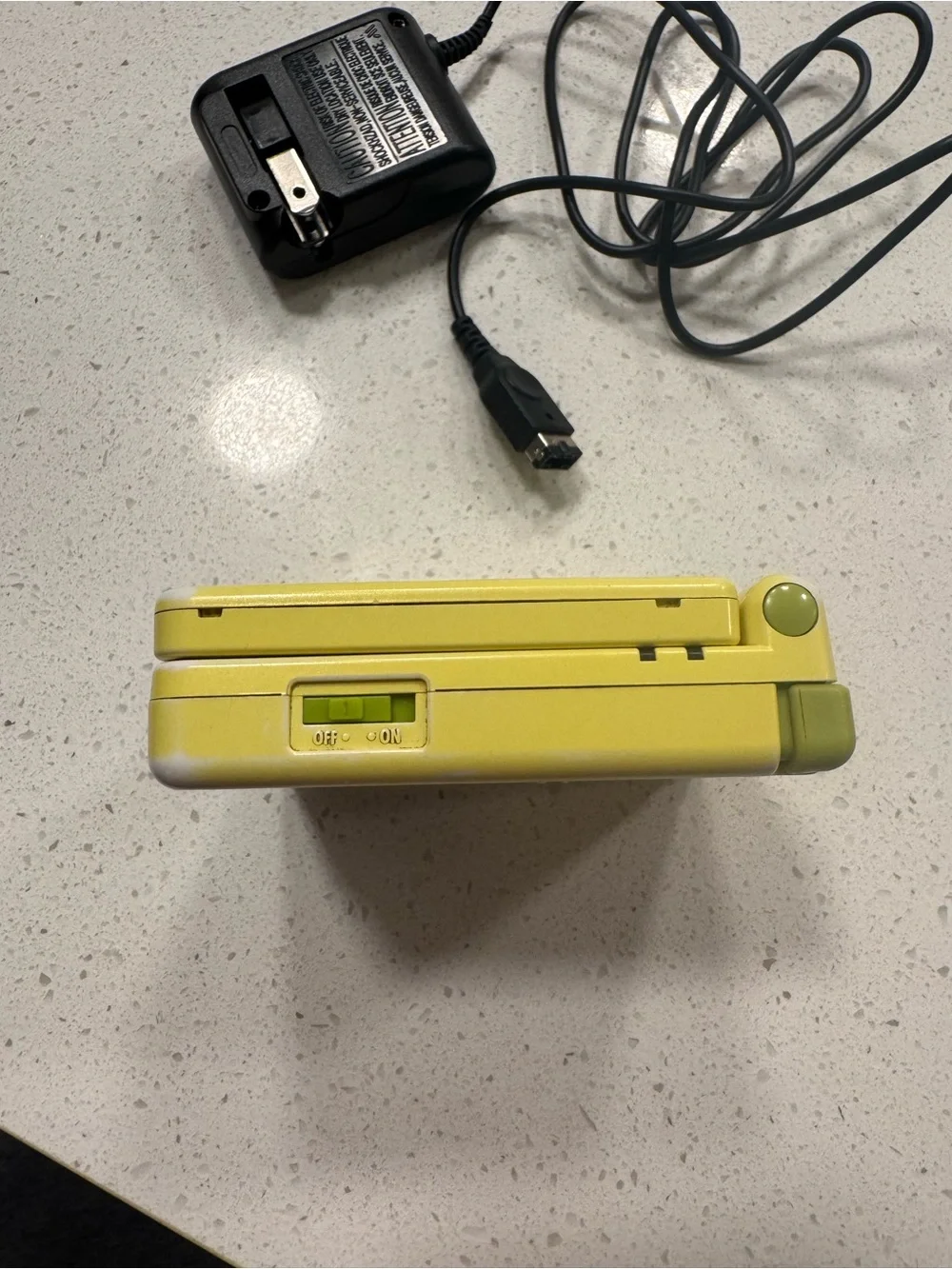 Nintendo SpongeBob Limited-Edition Game Boy Advance SP - Yellow *make an offer*